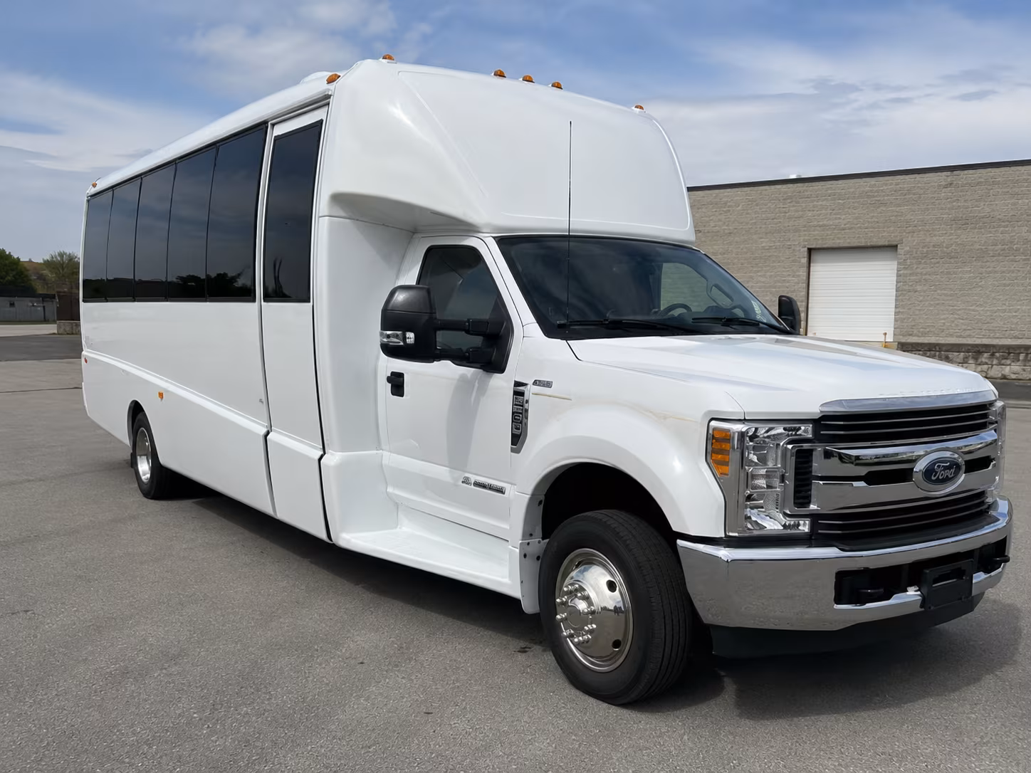 compare minibuses and charter buses for your chula vista prom group