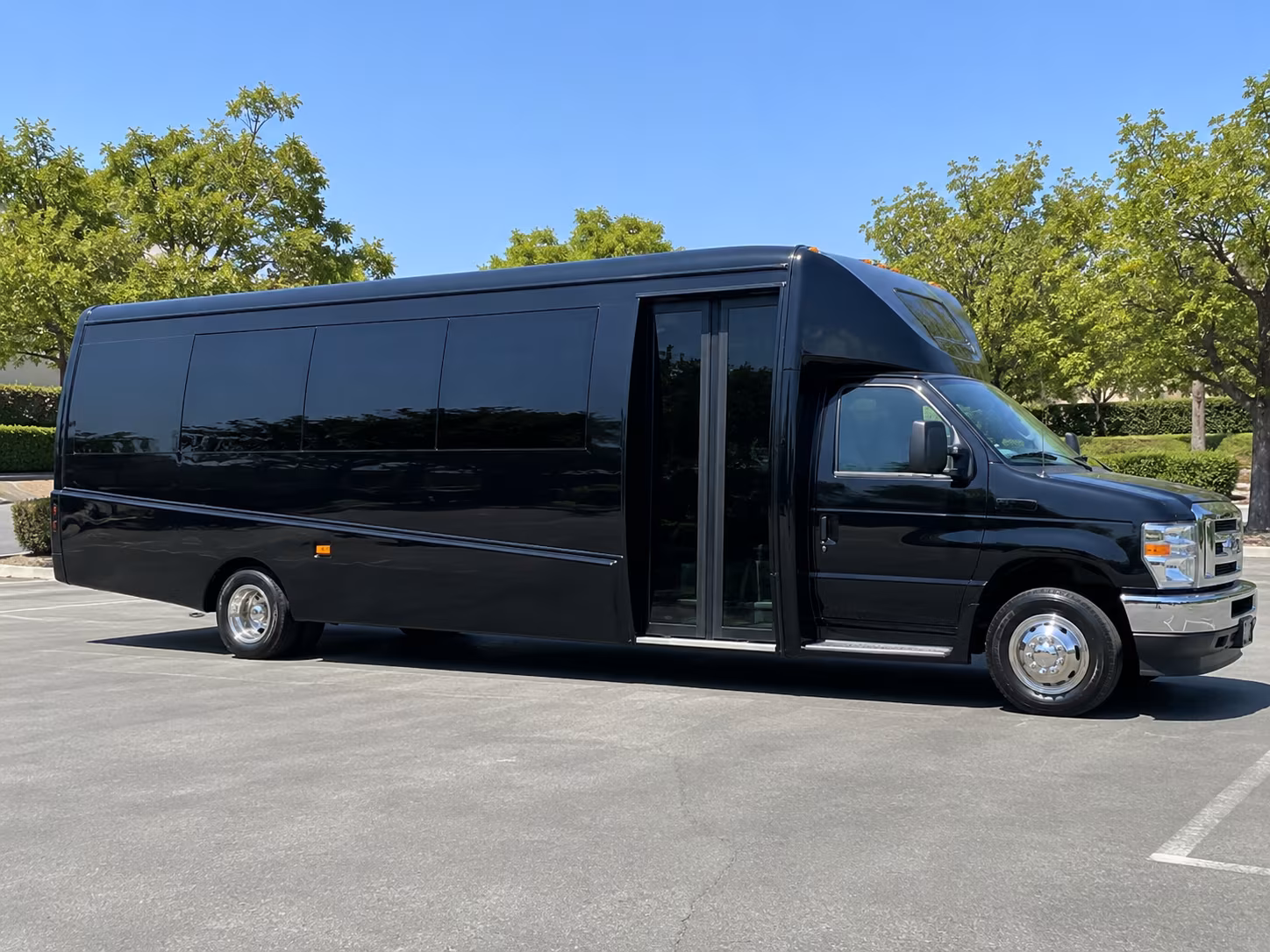 temecula easy employee shuttles with a temecula bus rental