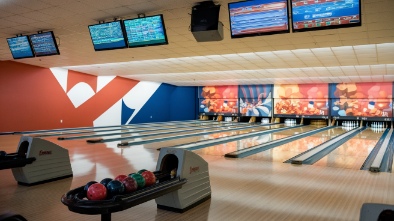 red crown bowling